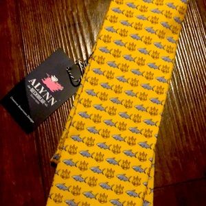 Brand new neck tie for the Vineyard Vine’s kinda guy!